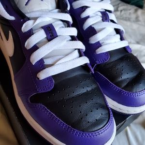 Air Jordan 1 Low purple 4Y